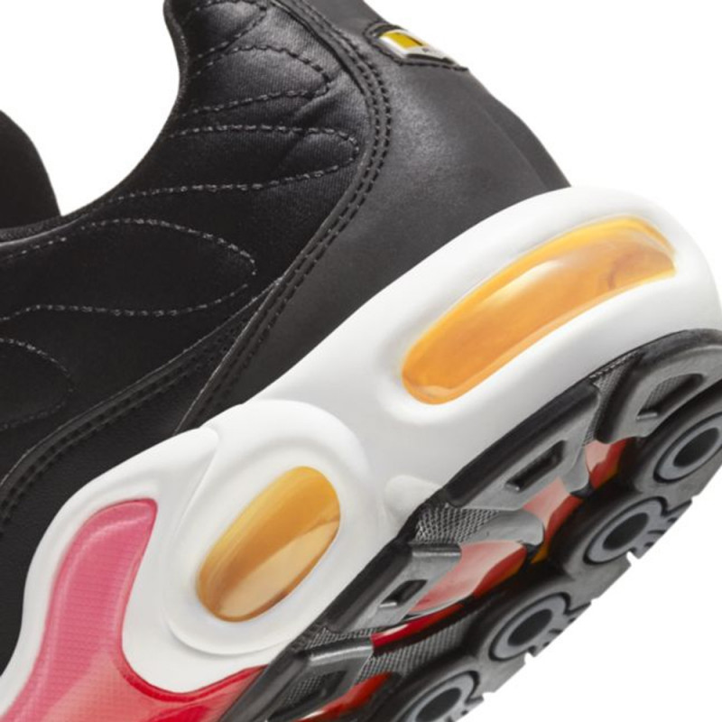 Basket Nike Air Max Plus TN Trainers Black dispo chez DM'Sport.fr !