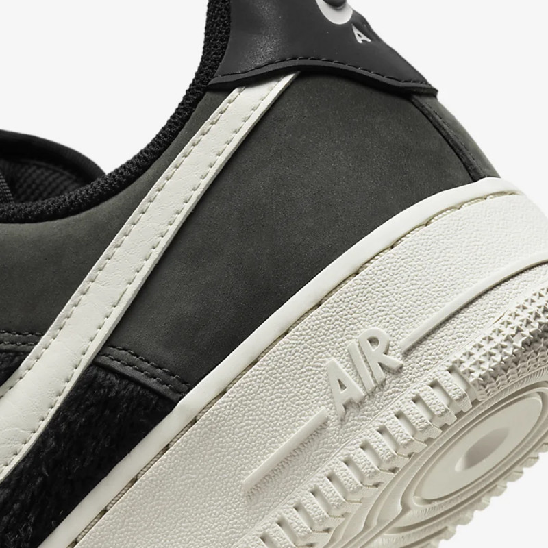 Baskets Nike Air Force 1 MEM 4 chez DM'Sports