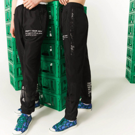 Pantalon de survêtement unisexe Lacoste L!VE x Minecraft en nylon léger noir