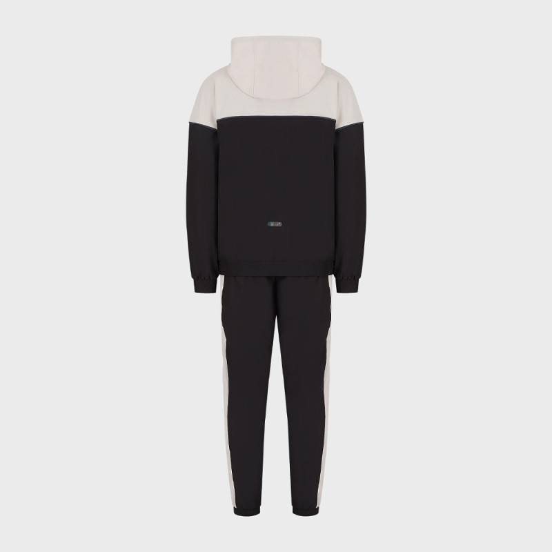 Survêtement en tissu technique