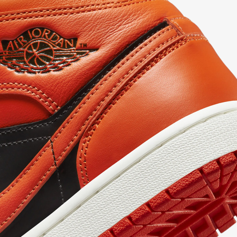 Baskets Nike Air Jordan 1 Mid WMNS LOGO