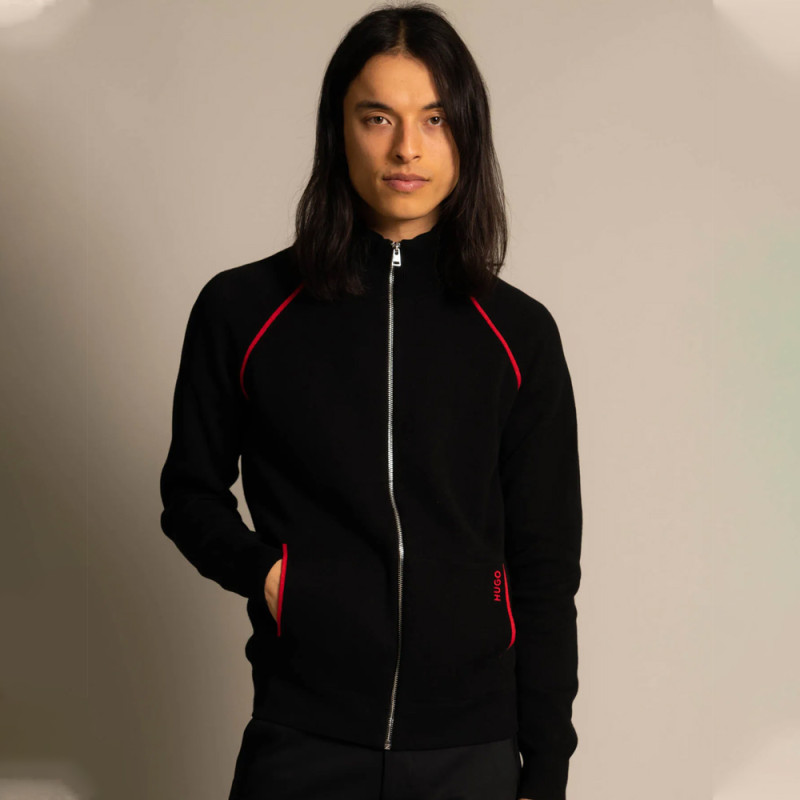 veste noire stuuro hugo portée