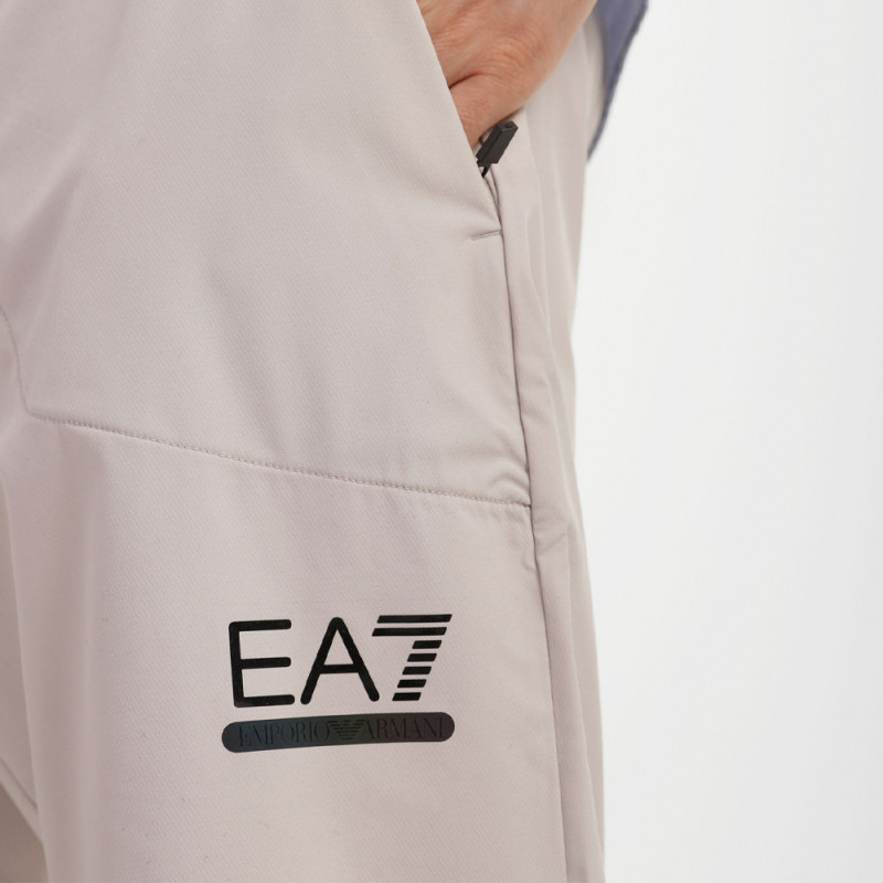Pantalon de survêtement Armani EA7 Beige chez DM'Sports