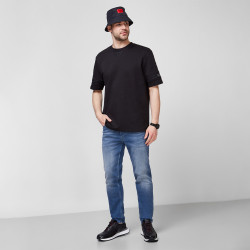 T-SHIRT HUGO