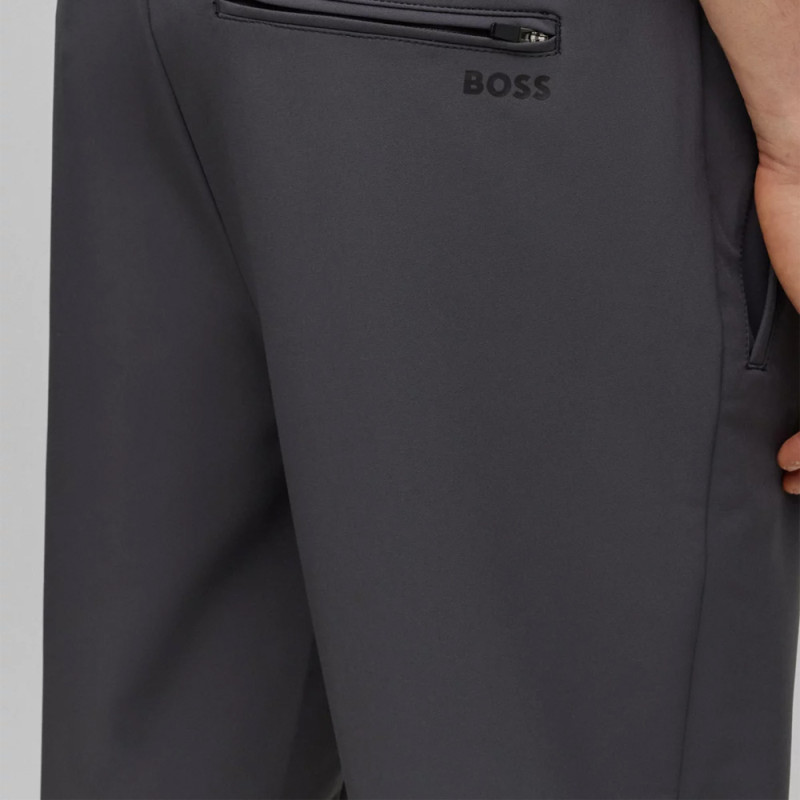 CHINO EN TISSU STRETCH DÉPERLANT