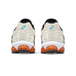 BASKETS BLANCHES ET NOIRES