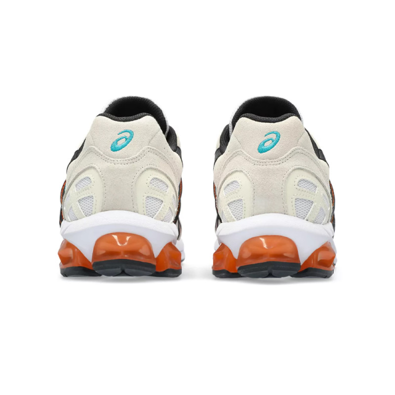 BASKETS BLANCHES ET NOIRES