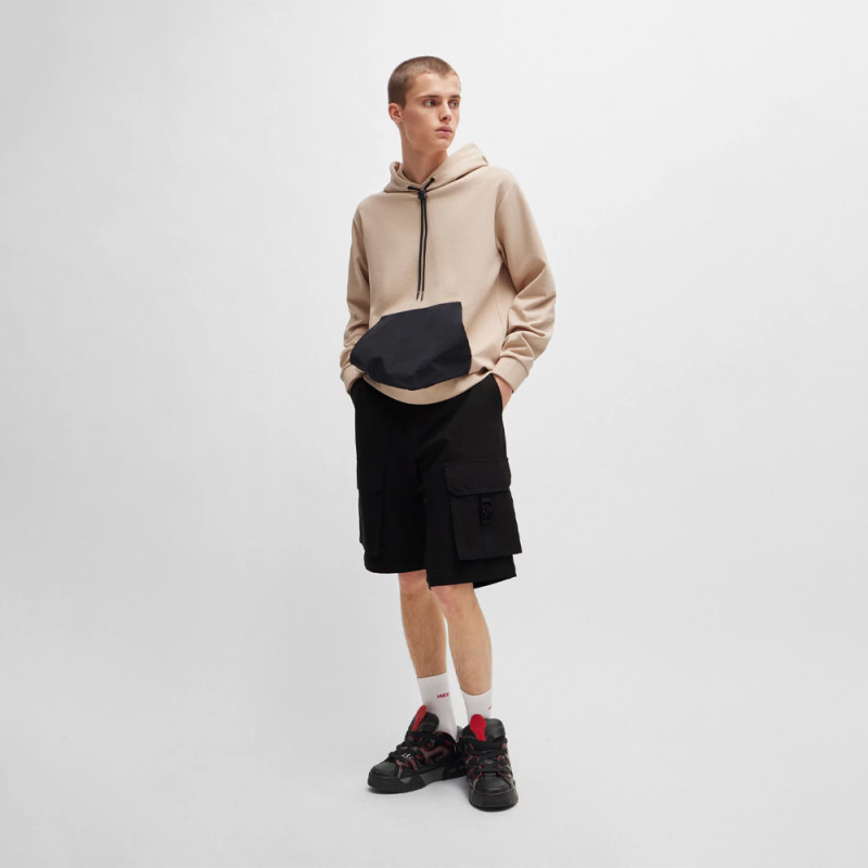 SWEAT AVEC POCHE CONTRASTANTE