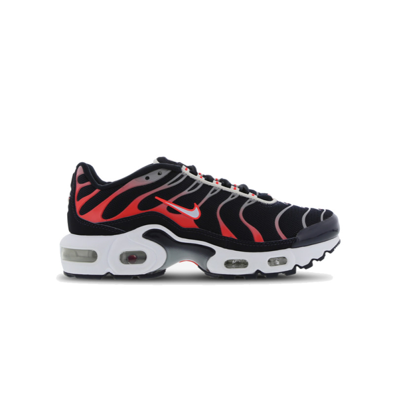 BASKETS NIKE AIR MAX PLUS TN ROUGES ET NOIRES