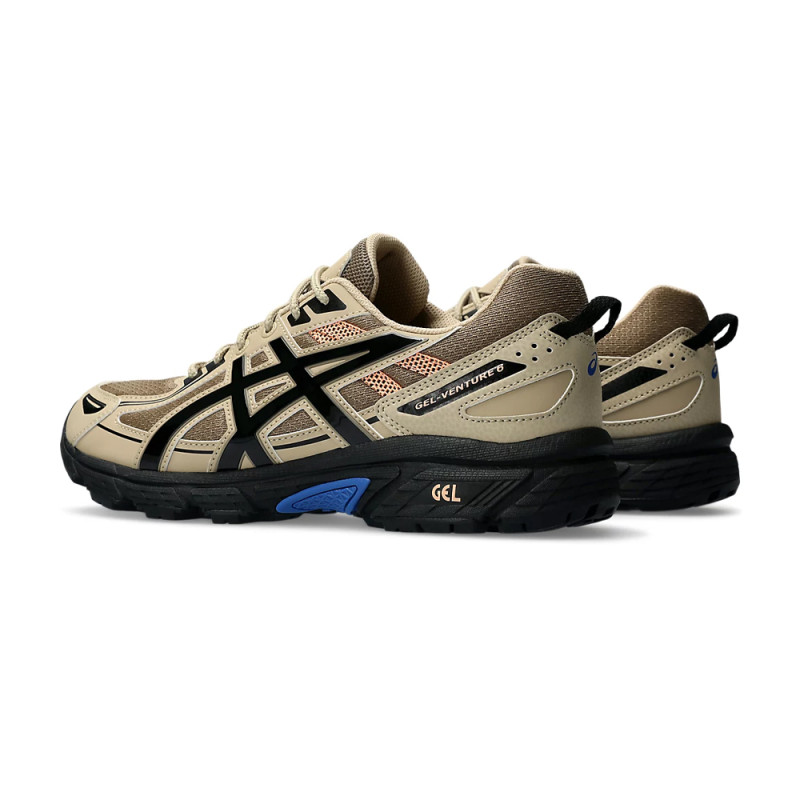 BASKETS BEIGES ET NOIRES