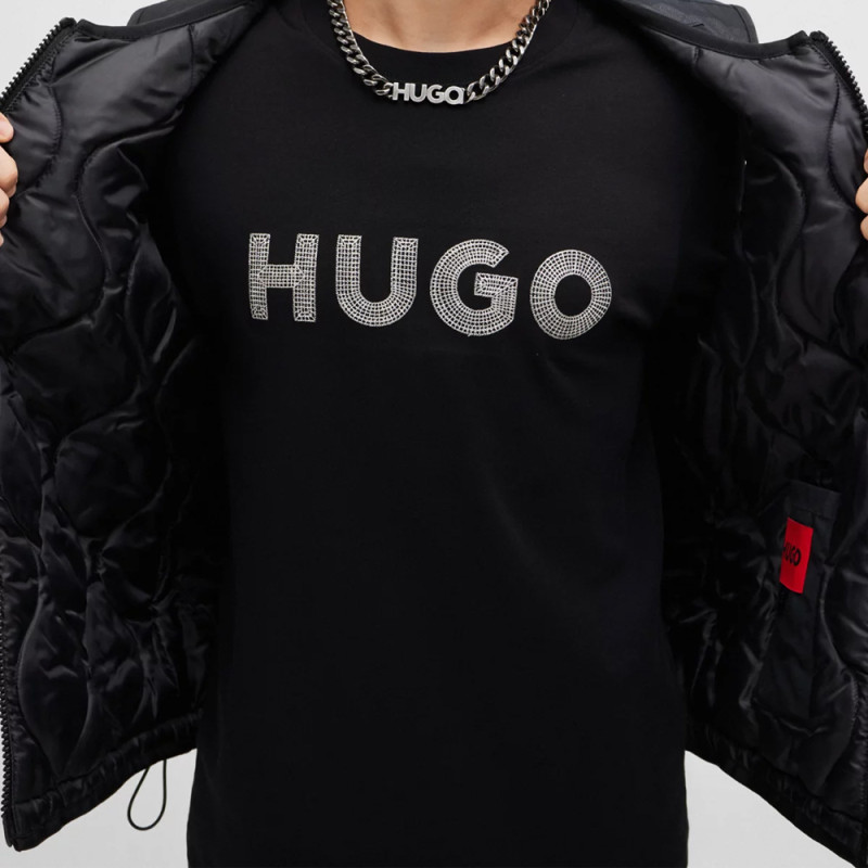 HAUT MANCHES COURTES AVEC LOGO AU CROCHET