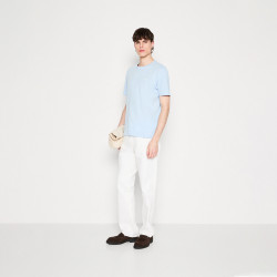 Les T-Shirts Hugo DERO222 Bleu Ciel à la boutique DM'Sports Lyon !