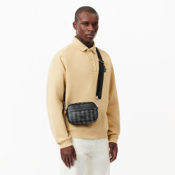 sacoche Lacoste The Blend en toile monogramme disponible sur DM'Sports