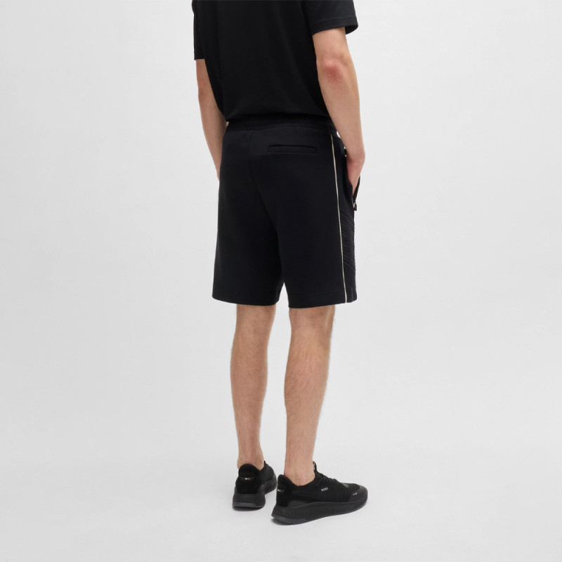 MOTIF ARTISTIQUE EMBOSSÉ