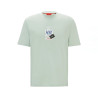T-SHIRT EN JERSEY DE COTON HUGO DITROSO VERT AVEC MOTIF ARTISTIQUE ÉTIQUETTE À BAGAGE