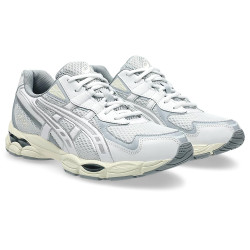 Baskets ASICS GEL-NYC 2055 Gris Glacier et Blanc – Confort & Style Rétro