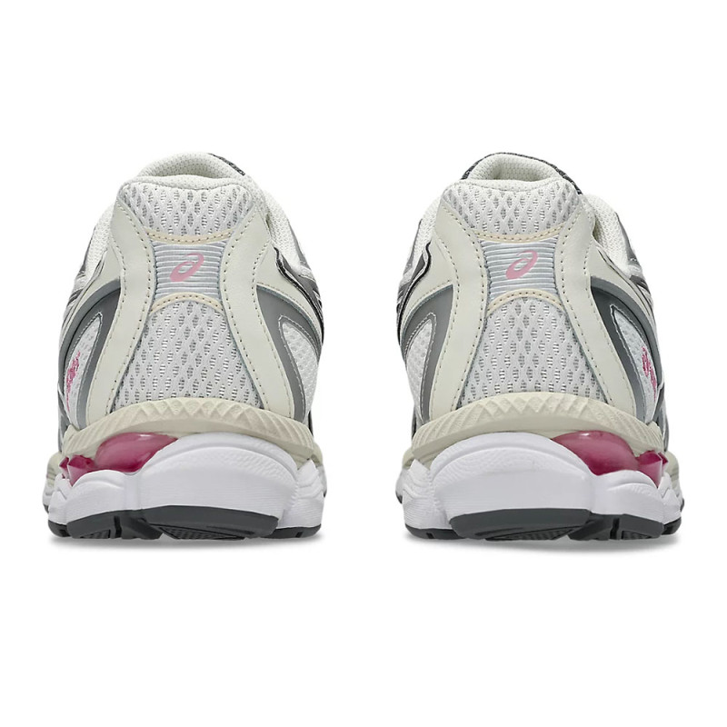 Baskets ASICS GEL-NYC 2055 Crème et Carbone – Confort et Style Rétro