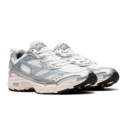 Baskets Mizuno MXR Sport – Blanc / Gris Ardoise / Brume Portuaire – Rétro Running des Années 2000