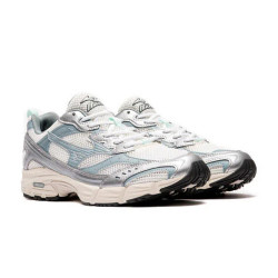 Baskets Mizuno MXR Sport – Blanc / Gris Ardoise / Brume Portuaire – Rétro Running des Années 2000