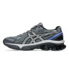 Baskets ASICS GEL-KINETIC FLUENT – Gris Carrier / Argent Pur – Fusion de Style Rétro et Technologie Moderne
