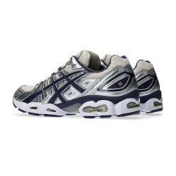 Baskets Bleu Marine et Argentées ASICS GEL-NIMBUS 9 – Performance et Style Rétro