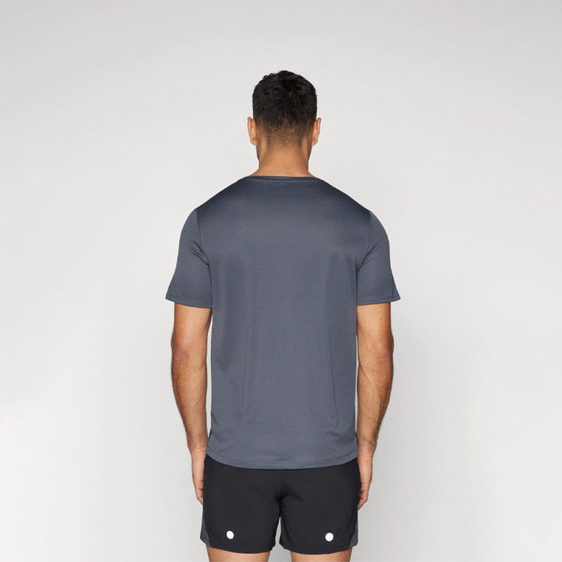 T-shirt Gris Asics Core SS – Confort et performance au quotidien