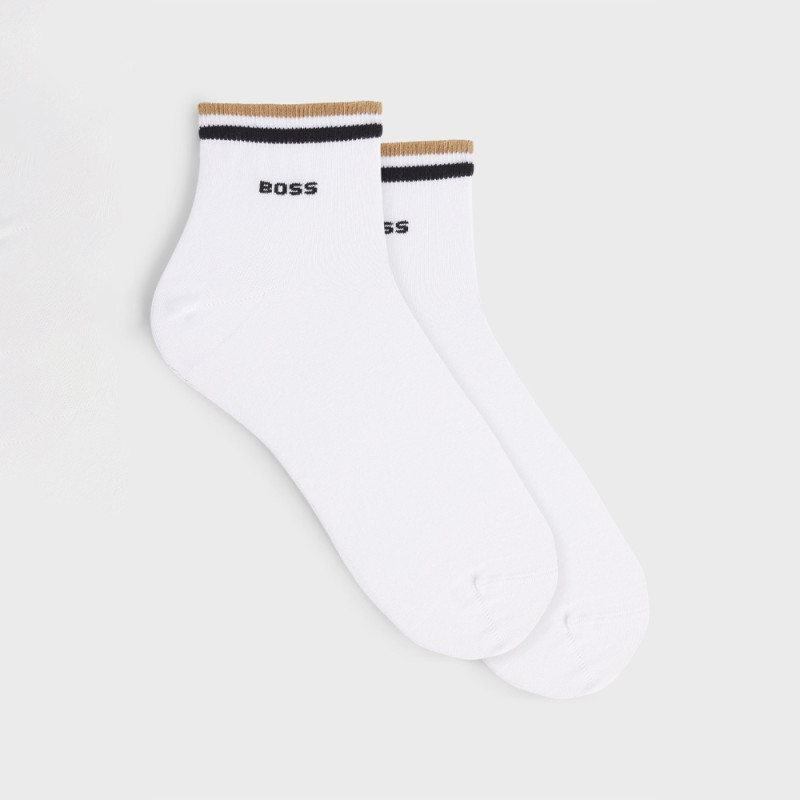 Lot de deux paires de chaussettes BOSS blanches à rayures emblématiques au niveau des chevilles – Confort et style au quotidien