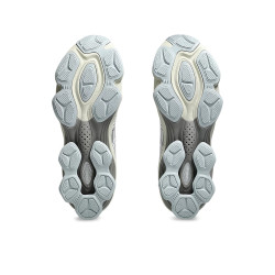 Baskets Asics GEL-KINETIC FLUENT Grises – Fusion de technologie et de style rétro