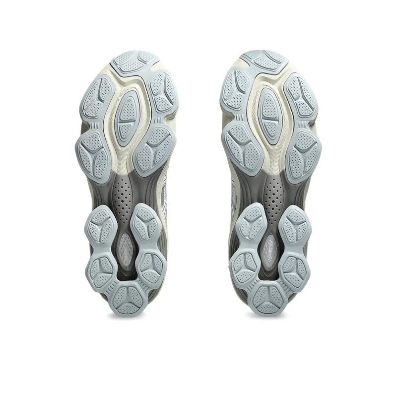 Baskets Asics GEL-KINETIC FLUENT Grises – Fusion de technologie et de style rétro