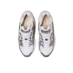 Baskets Blanches et Roses ASICS GEL-NIMBUS 9 – Confort et Performance