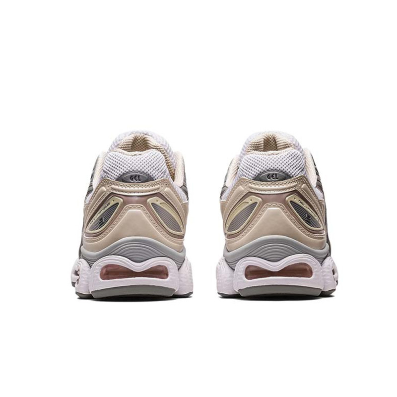 Baskets Blanches et Roses ASICS GEL-NIMBUS 9 – Confort et Performance