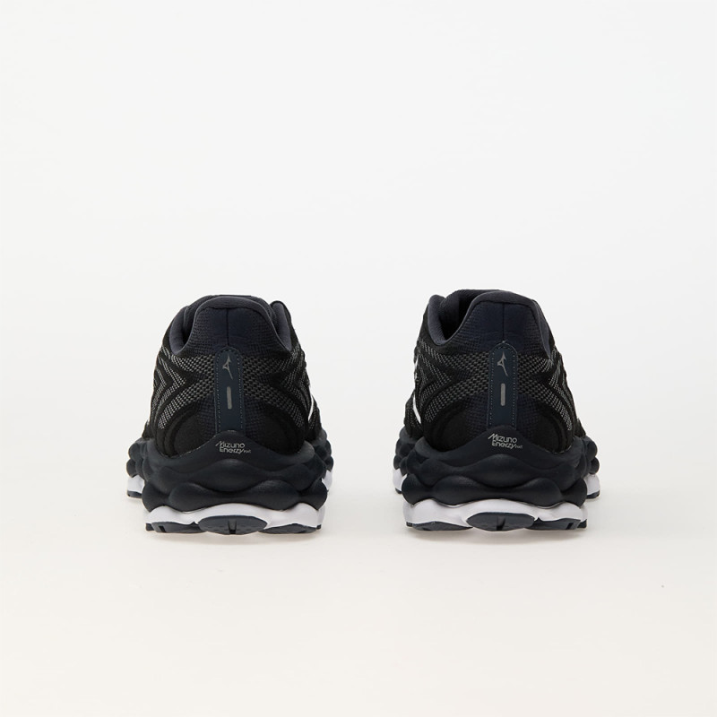 Baskets Mizuno Wave Sky 8 Noires – Confort supérieur et performance durable