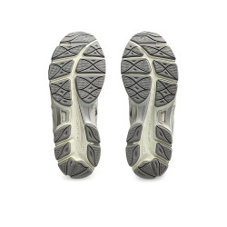 Baskets ASICS GEL-NYC Grises et Beiges – Alliance de style rétro et de technologie moderne