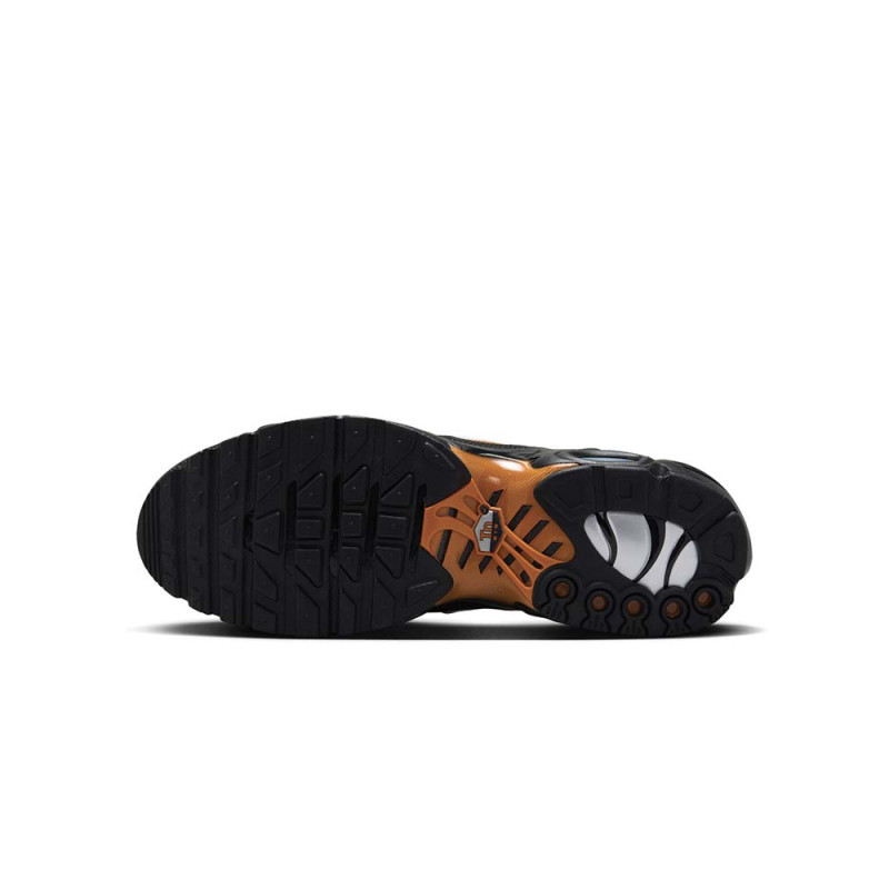 Baskets Nike Air Max Plus Homme – Noir et Orange – Design Rétro & Confort Moderne
