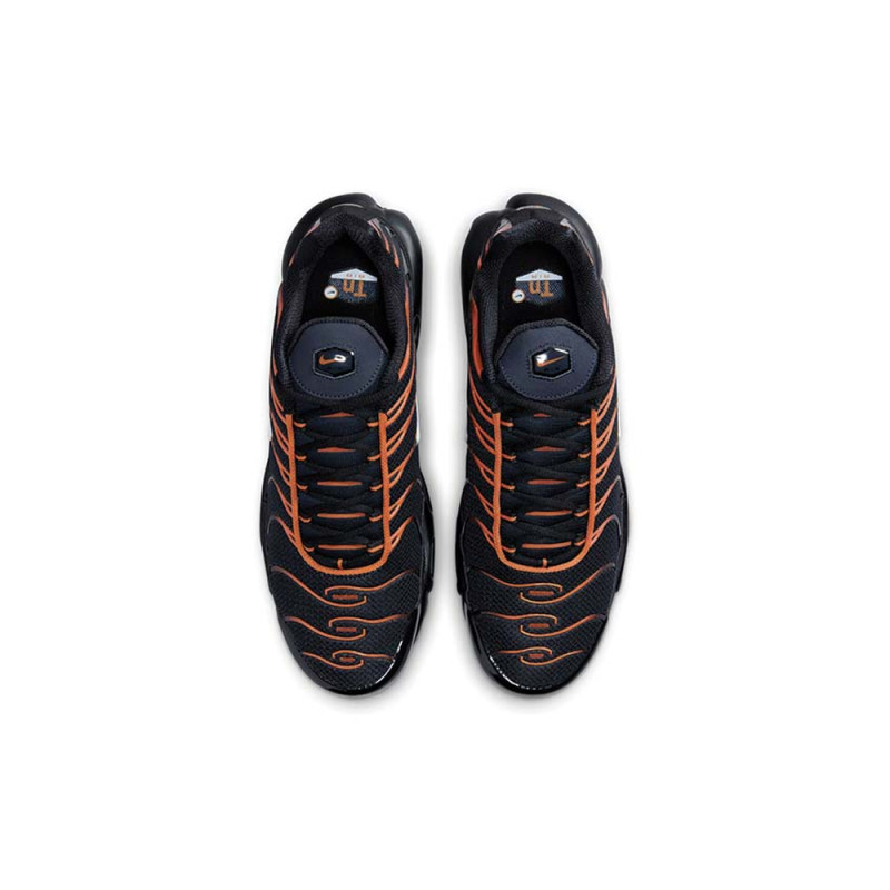 Baskets Nike Air Max Plus Homme – Noir et Orange – Design Rétro & Confort Moderne