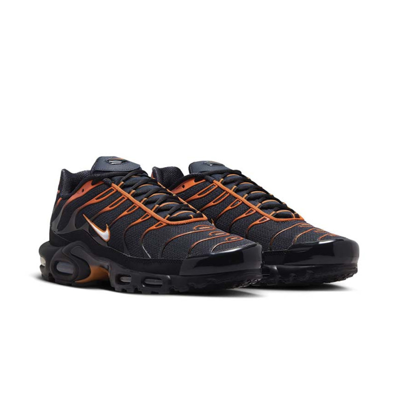 Baskets Nike Air Max Plus Homme – Noir et Orange – Design Rétro & Confort Moderne