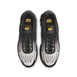 Baskets Nike Air Max Plus III Homme – Noir et Blanc – Style Rétro & Confort Moderne