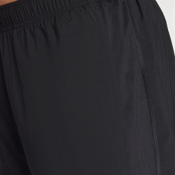 Short Asics Noir CORE 7IN – Légèreté et performance au quotidien