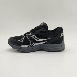 Baskets enfant Saucony RIDE MILLENIUM Noires et Argentées – Performance et style au quotidien