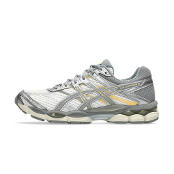 Baskets Asics GEL-CUMULUS 16 Crèmes et Grises CREAM / CLAY GREY