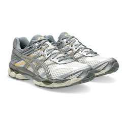 Baskets Asics GEL-CUMULUS 16 Crèmes et Grises CREAM / CLAY GREY