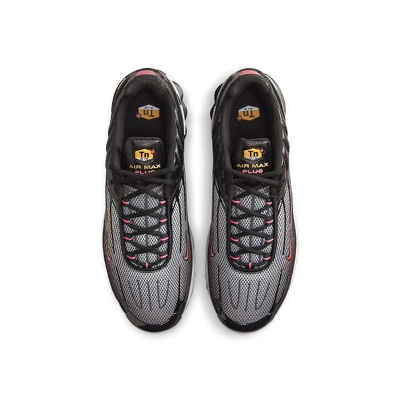 Baskets Nike Air Max Plus III Enfant – Noir et Touches Rose – Look futuriste avec amorti iconique