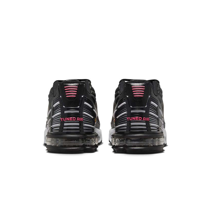 Baskets Nike Air Max Plus III Enfant – Noir et Touches Rose – Look futuriste avec amorti iconique