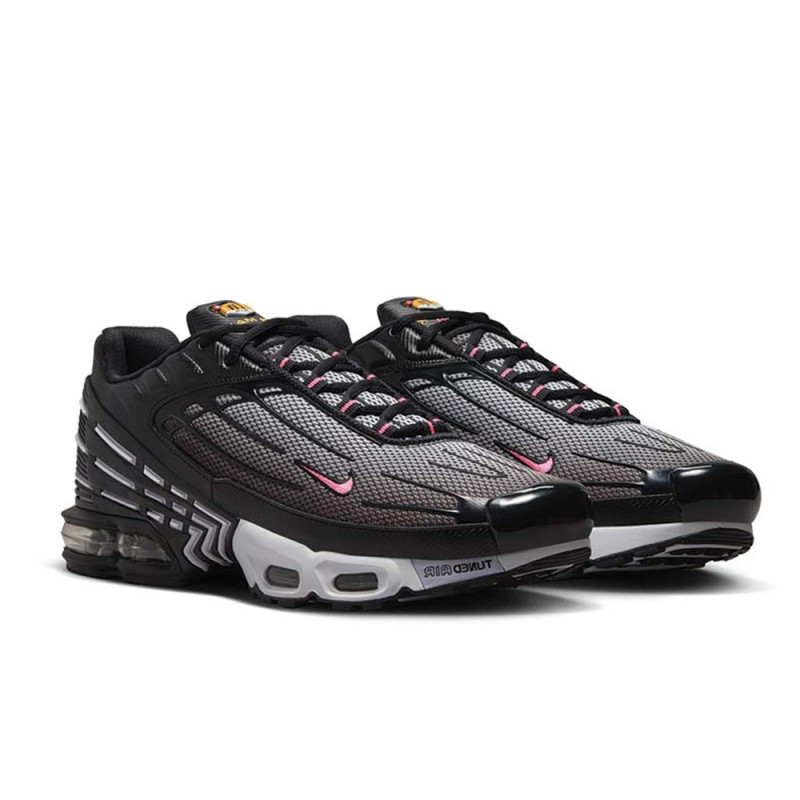 Baskets Nike Air Max Plus III Enfant – Noir et Touches Rose – Look futuriste avec amorti iconique