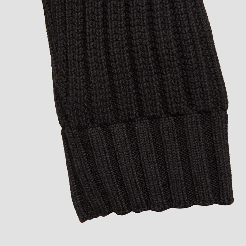 Pull Hugo SRIBBEN_1 Noir – Simplicité raffinée et confort maîtrisé