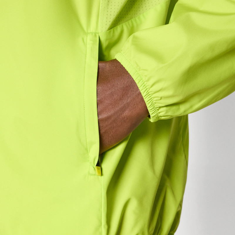 Veste zippée Asics Core Jacket Vert Jaune pour Homme – Légèreté et Protection