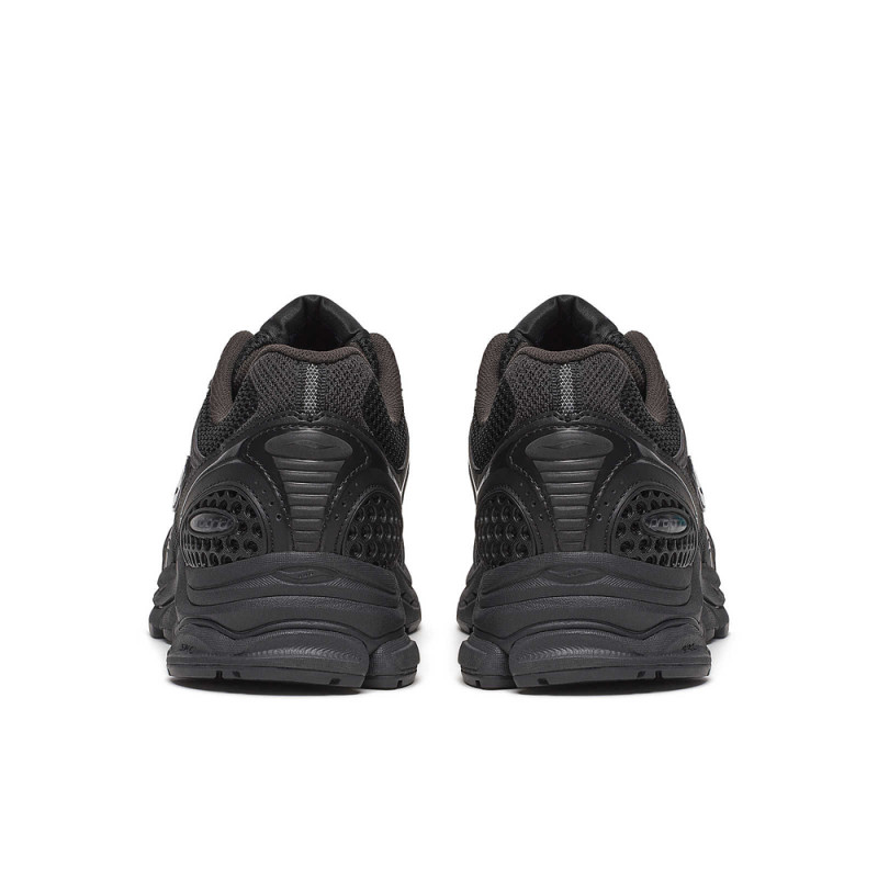 Baskets Saucony ProGrid Triumph 4 – Noires – Rétro running & amorti premium