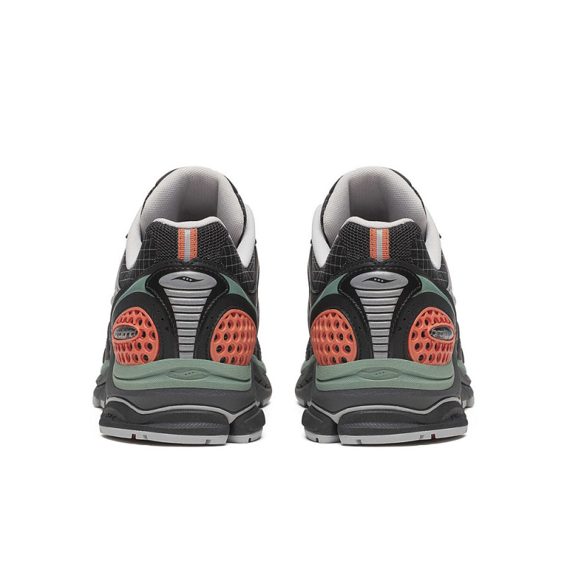 Baskets SAUCONY ProGrid Triumph 4 noires et grises