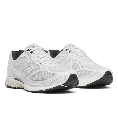 Baskets Saucony ProGrid Guide 7 White/Black – Amorti dynamique et stabilité pour vos runs