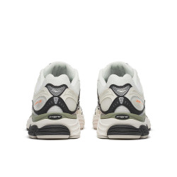 Baskets SAUCONY Progrid Omni 9 Blanches